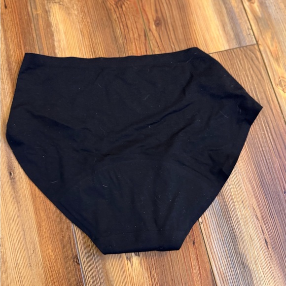 Saalt - Women’s Underwear Small never worn - Picture 8 of 9